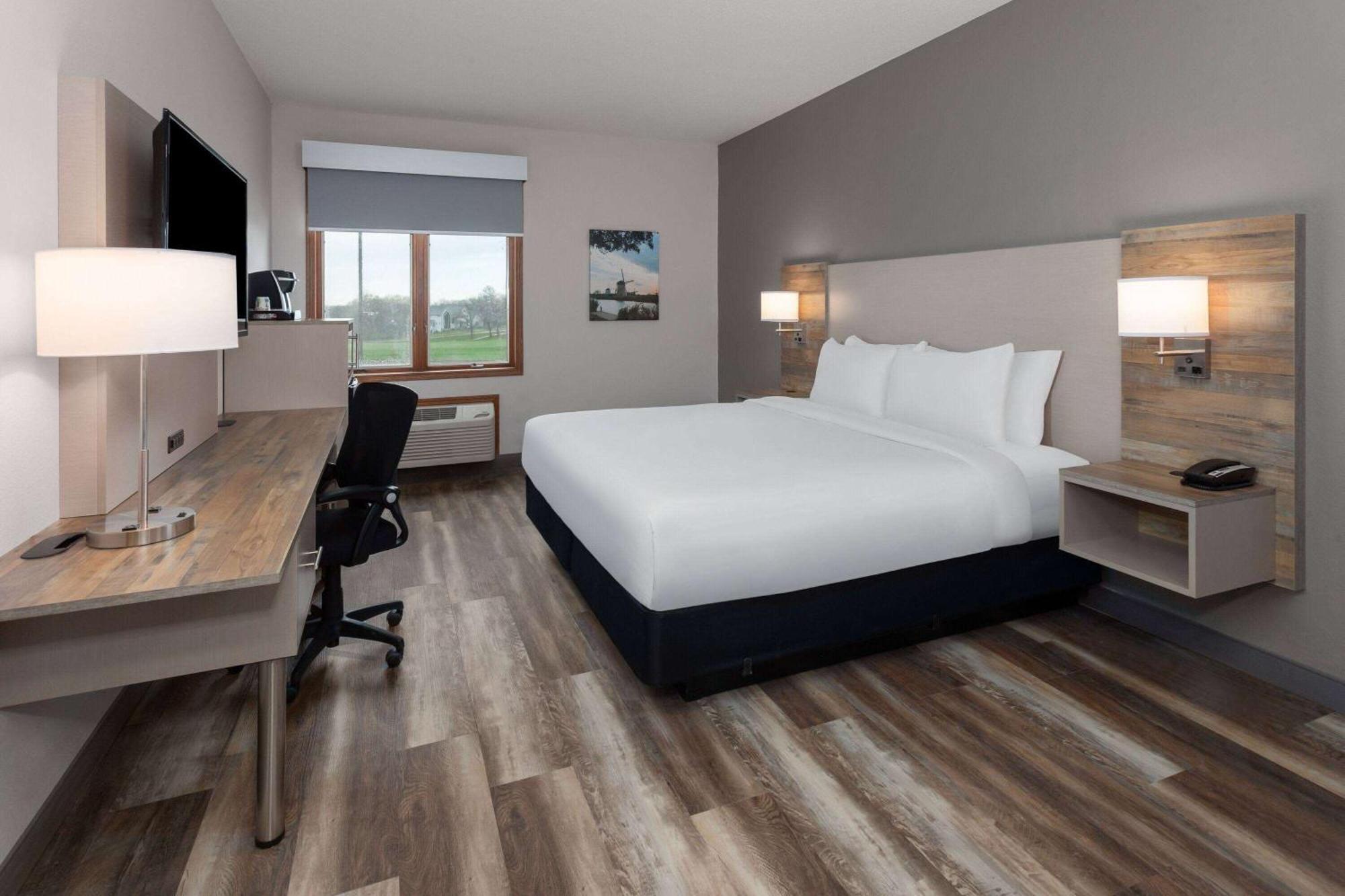 Links Bos Landen Hotel & Spa Of Pella, Trademark By Wyndham מראה חיצוני תמונה