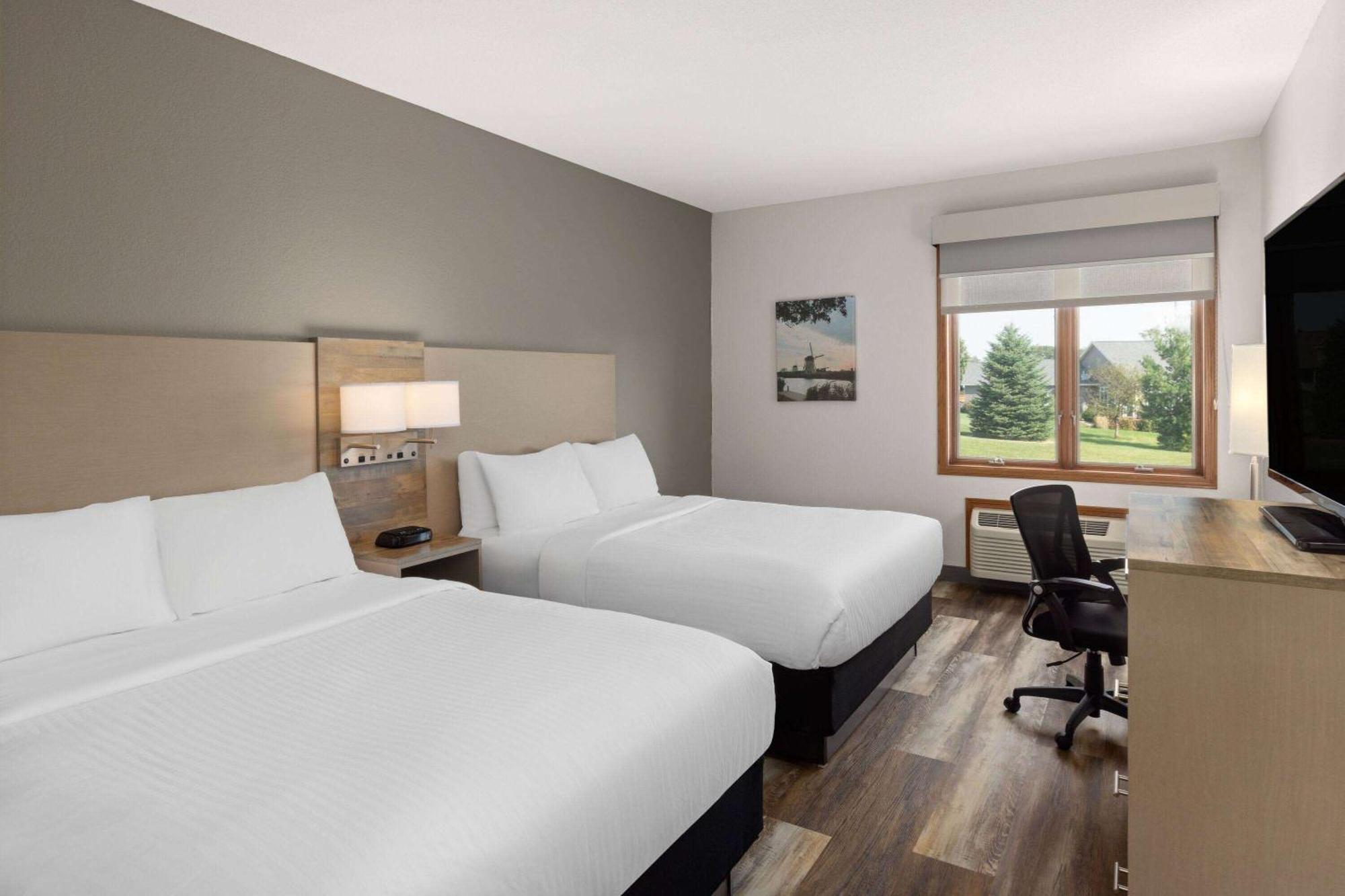 Links Bos Landen Hotel & Spa Of Pella, Trademark By Wyndham מראה חיצוני תמונה