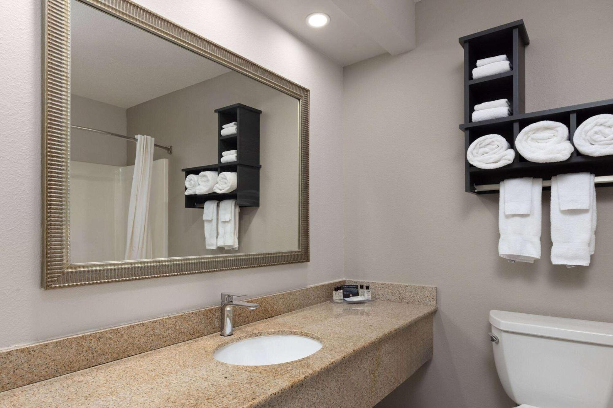 Links Bos Landen Hotel & Spa Of Pella, Trademark By Wyndham מראה חיצוני תמונה
